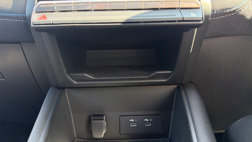 Renault Symbioz 1.6 E-Tech FHEV 145 Techno Esprit Alpine 5dr Auto Hybrid Estate - Image 25