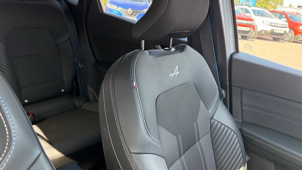 Renault Symbioz 1.6 E-Tech FHEV 145 Techno Esprit Alpine 5dr Auto Hybrid Estate - Image 30