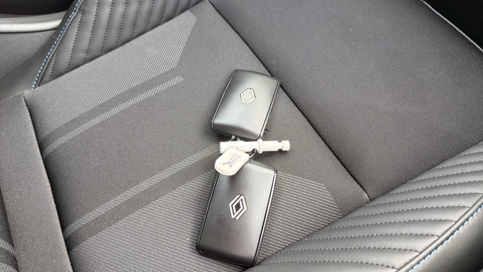 Renault Symbioz 1.6 E-Tech FHEV 145 Techno Esprit Alpine 5dr Auto Hybrid Estate - Image 19