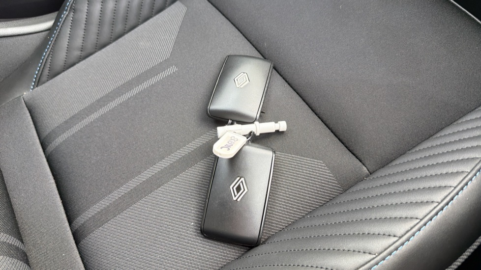 Renault Symbioz 1.6 E-Tech FHEV 145 Techno Esprit Alpine 5dr Auto Hybrid Estate - Image 20