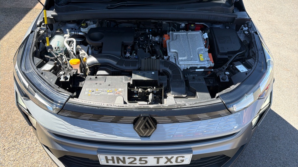 Renault Symbioz 1.6 E-Tech FHEV 145 Techno Esprit Alpine 5dr Auto Hybrid Estate - Image 8