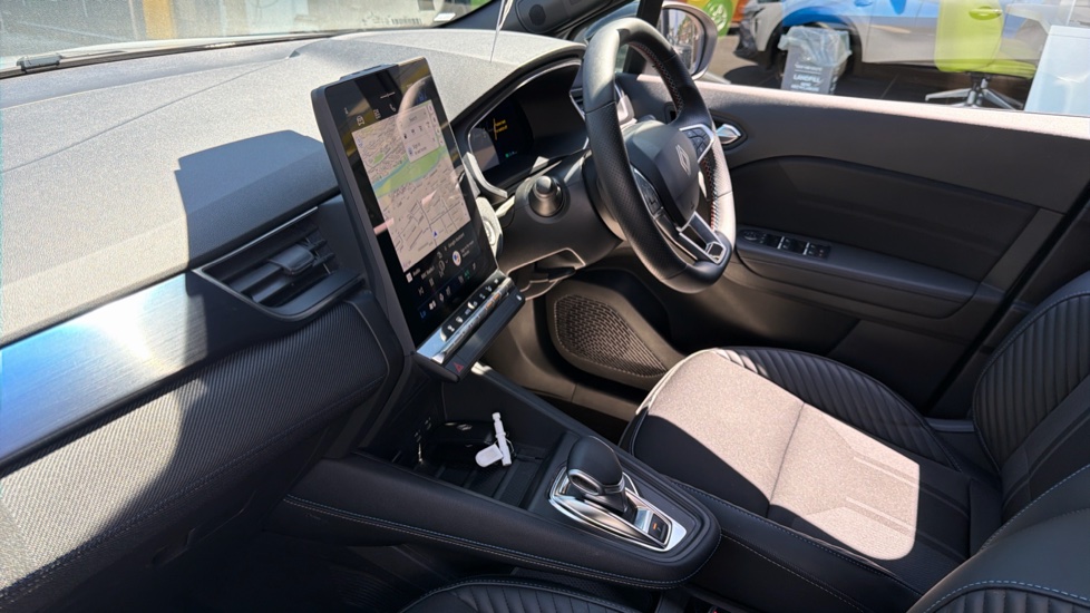 Renault Symbioz 1.6 E-Tech FHEV 145 Techno Esprit Alpine 5dr Auto Hybrid Estate - Image 9