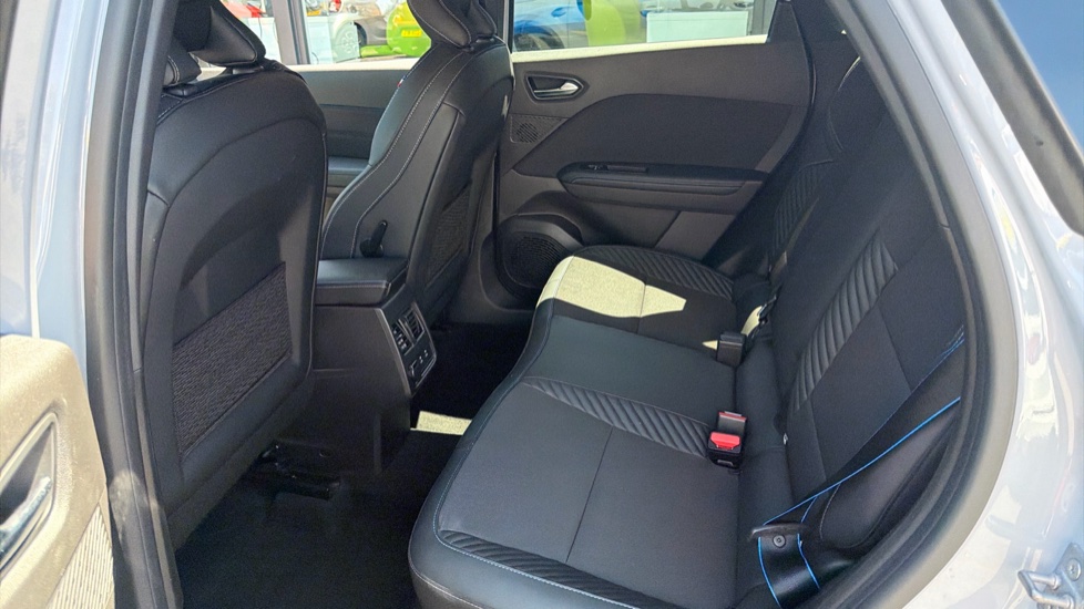 Renault Symbioz 1.6 E-Tech FHEV 145 Techno Esprit Alpine 5dr Auto Hybrid Estate - Image 16