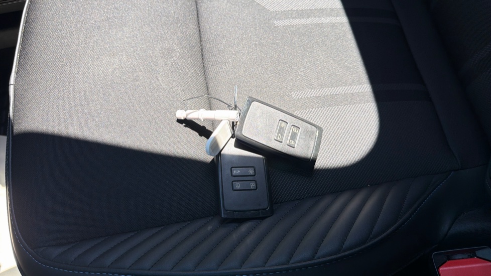 Renault Symbioz 1.6 E-Tech FHEV 145 Techno Esprit Alpine 5dr Auto Hybrid Estate - Image 20