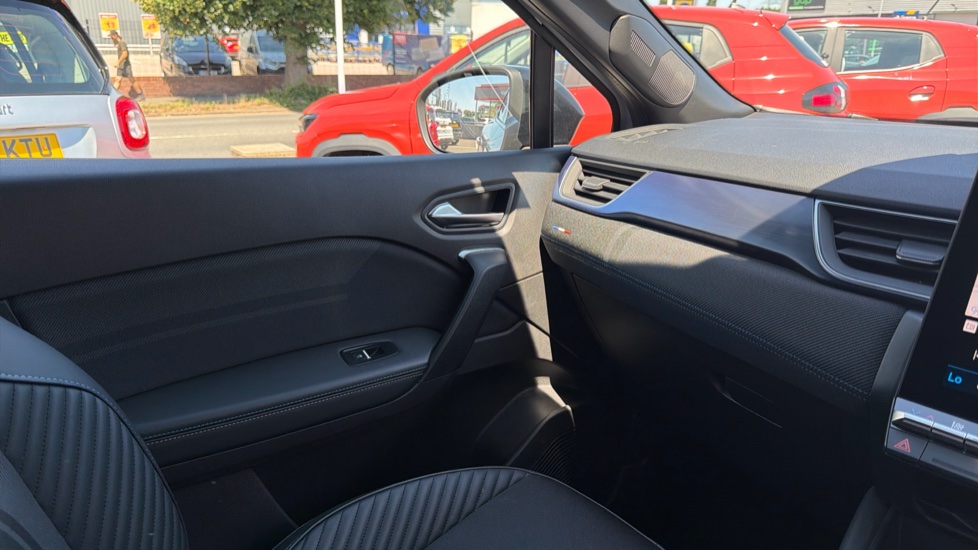 Renault Symbioz 1.6 E-Tech FHEV 145 Techno Esprit Alpine 5dr Auto Hybrid Estate - Image 31