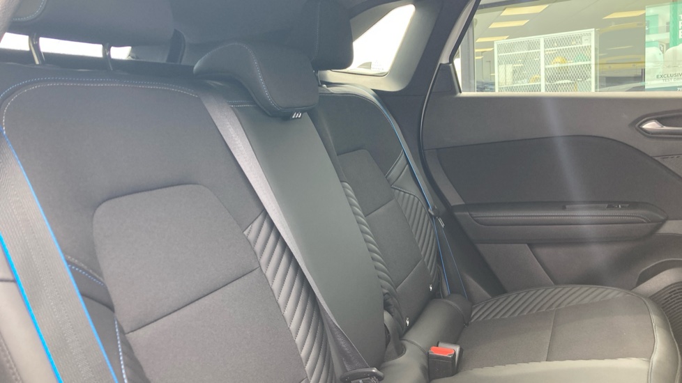 Renault Symbioz 1.6 E-Tech FHEV 145 Techno Esprit Alpine 5dr Auto Hybrid Estate - Image 16