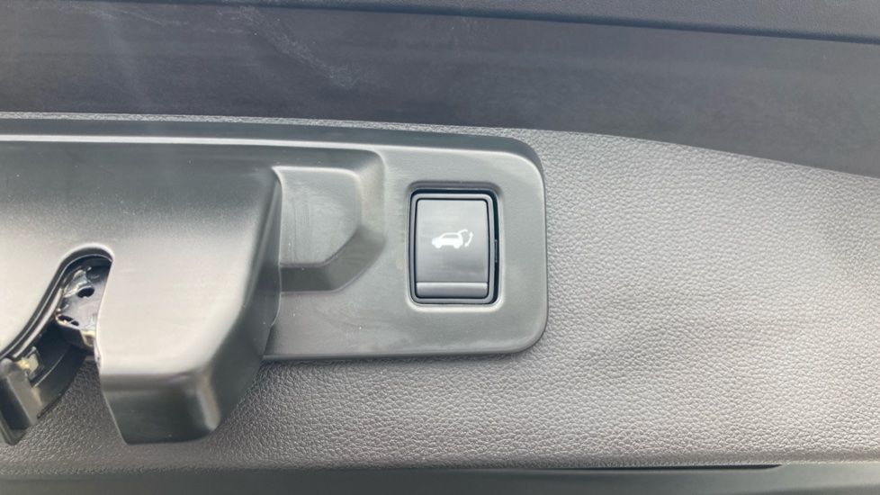 Renault Symbioz 1.6 E-Tech FHEV 145 Techno Esprit Alpine 5dr Auto Hybrid Estate - Image 35