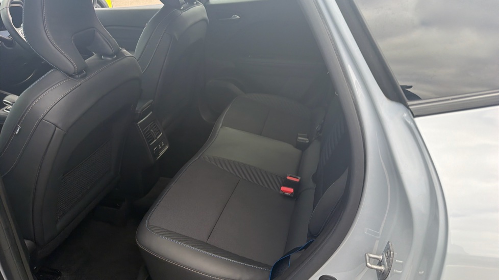 Renault Symbioz 1.6 E-Tech FHEV 145 Techno Esprit Alpine 5dr Auto Hybrid Estate - Image 16