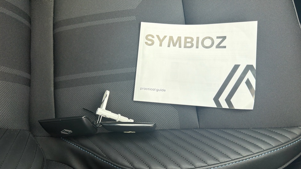 Renault Symbioz 1.6 E-Tech FHEV 145 Techno Esprit Alpine 5dr Auto Hybrid Estate - Image 19