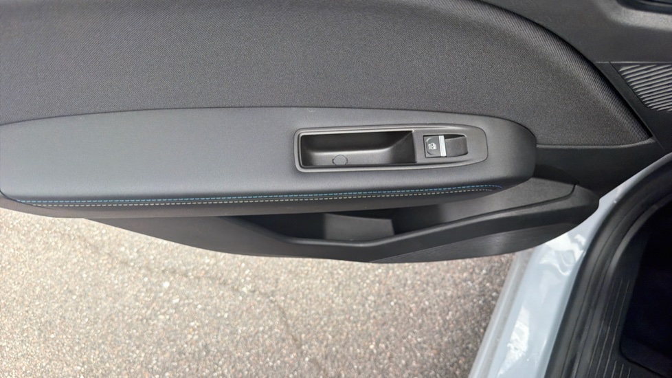 Renault Symbioz 1.6 E-Tech FHEV 145 Techno Esprit Alpine 5dr Auto Hybrid Estate - Image 28