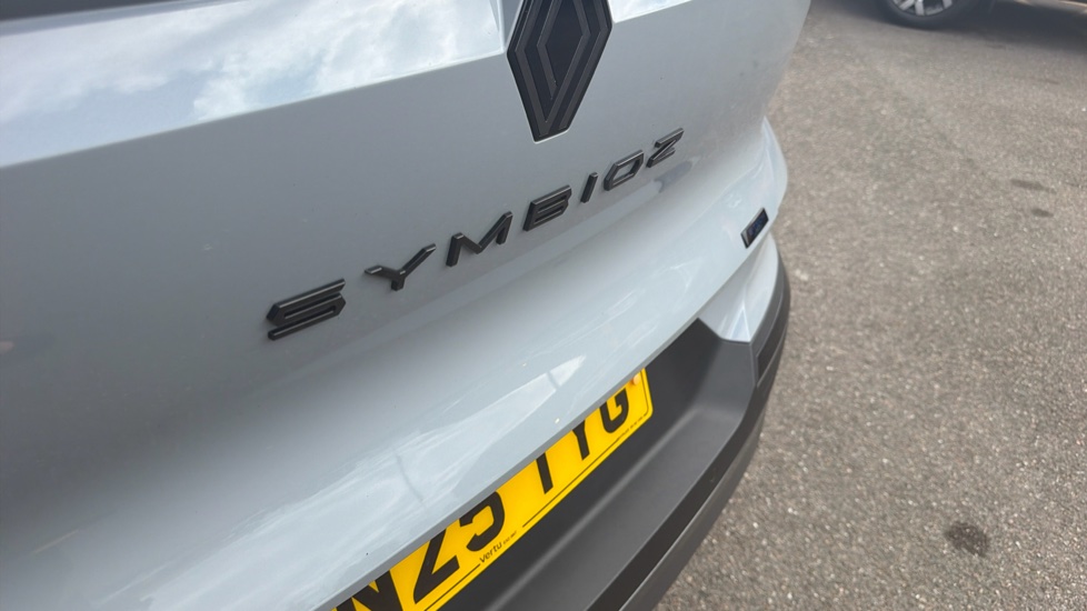 Renault Symbioz 1.6 E-Tech FHEV 145 Techno Esprit Alpine 5dr Auto Hybrid Estate - Image 31