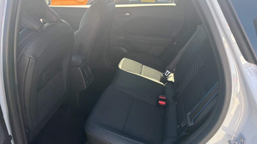 Renault Symbioz 1.6 E-Tech FHEV 145 Techno Esprit Alpine 5dr Auto Hybrid Estate - Image 16