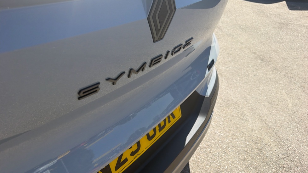 Renault Symbioz 1.6 E-Tech FHEV 145 Techno Esprit Alpine 5dr Auto Hybrid Estate - Image 34