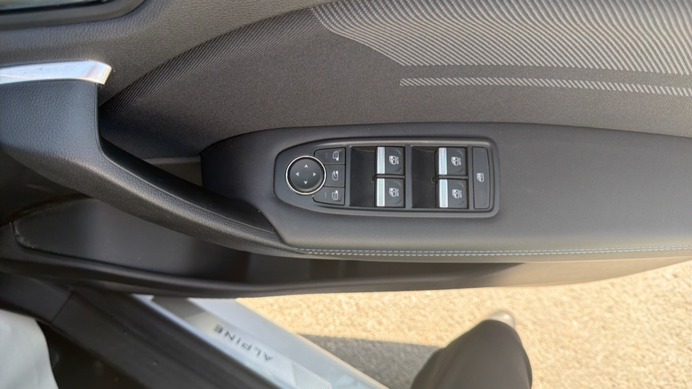 Renault Symbioz 1.6 E-Tech FHEV 145 Techno Esprit Alpine 5dr Auto Hybrid Estate - Image 21