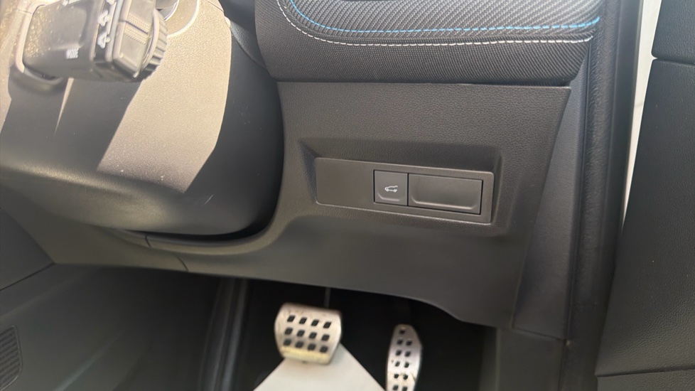 Renault Symbioz 1.6 E-Tech FHEV 145 Techno Esprit Alpine 5dr Auto Hybrid Estate - Image 22