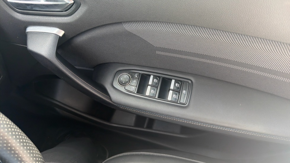 Renault Symbioz 1.6 E-Tech FHEV 145 Techno Esprit Alpine 5dr Auto Hybrid Estate - Image 23