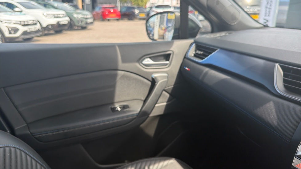 Renault Symbioz 1.6 E-Tech FHEV 145 Techno Esprit Alpine 5dr Auto Hybrid Estate - Image 28