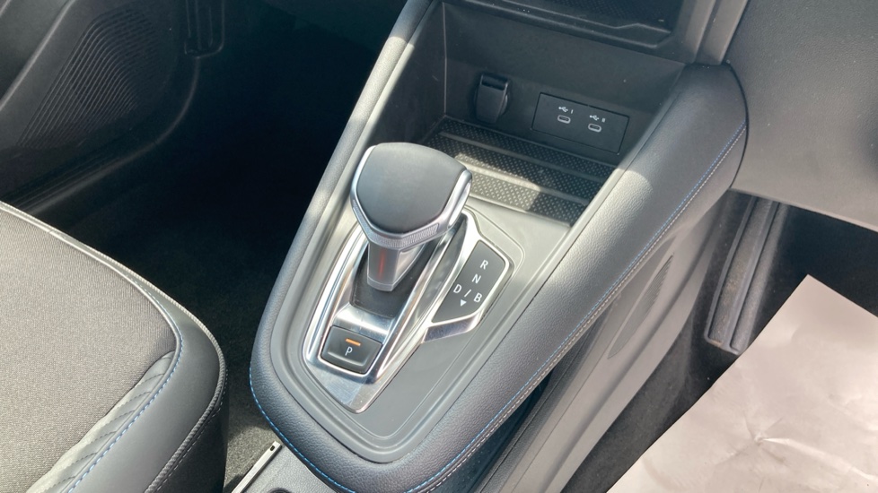 Renault Symbioz 1.6 E-Tech FHEV 145 Techno Esprit Alpine 5dr Auto Hybrid Estate - Image 13