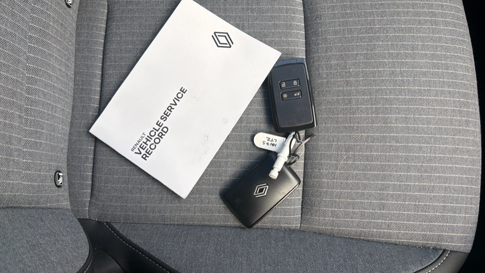 Renault Clio 1.0 TCe 90 Techno 5dr Petrol Hatchback - Image 19