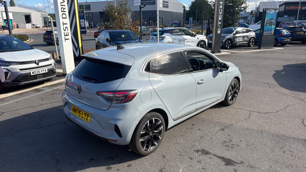 Renault Clio 1.0 TCe 90 Techno 5dr Petrol Hatchback - Image 27