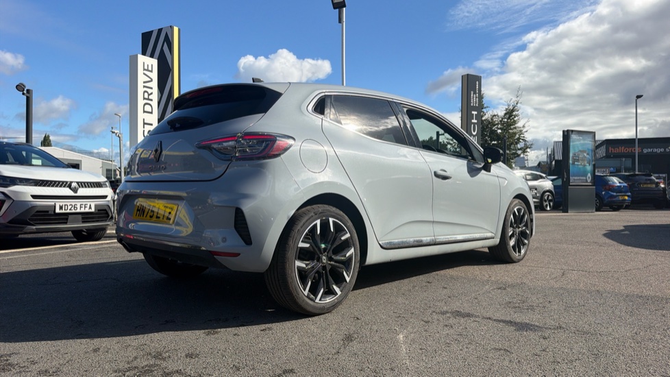 Renault Clio 1.0 TCe 90 Techno 5dr Petrol Hatchback - Image 28