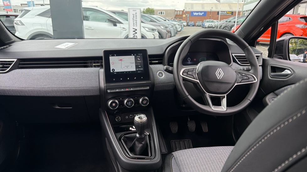 Renault Clio 1.0 TCe 90 Techno 5dr Petrol Hatchback - Image 10