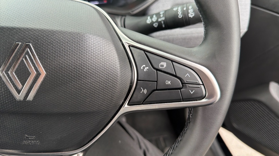 Renault Clio 1.0 TCe 90 Techno 5dr Petrol Hatchback - Image 31