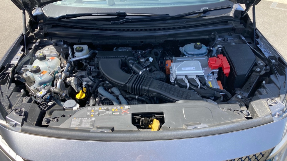 Renault Rafale E-Tech FHEV Iconic Esprit Alpine 5dr Auto 4C Hybrid Estate - Image 8