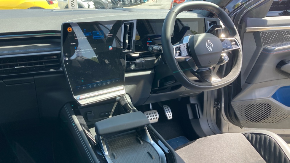Renault Rafale E-Tech FHEV Iconic Esprit Alpine 5dr Auto 4C Hybrid Estate - Image 9