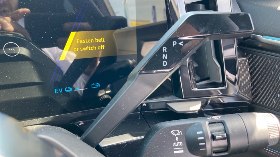 Renault Rafale E-Tech FHEV Iconic Esprit Alpine 5dr Auto 4C Hybrid Estate - Image 13