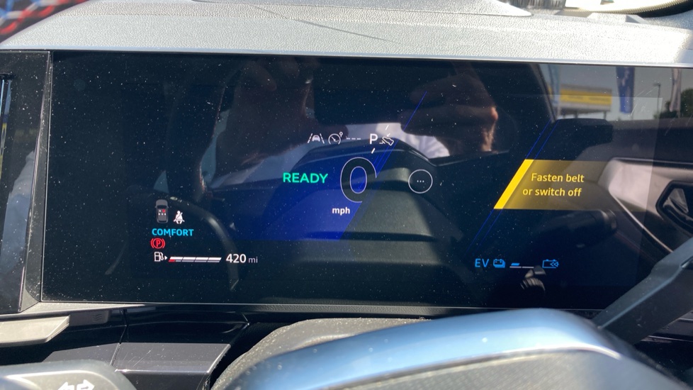 Renault Rafale E-Tech FHEV Iconic Esprit Alpine 5dr Auto 4C Hybrid Estate - Image 18