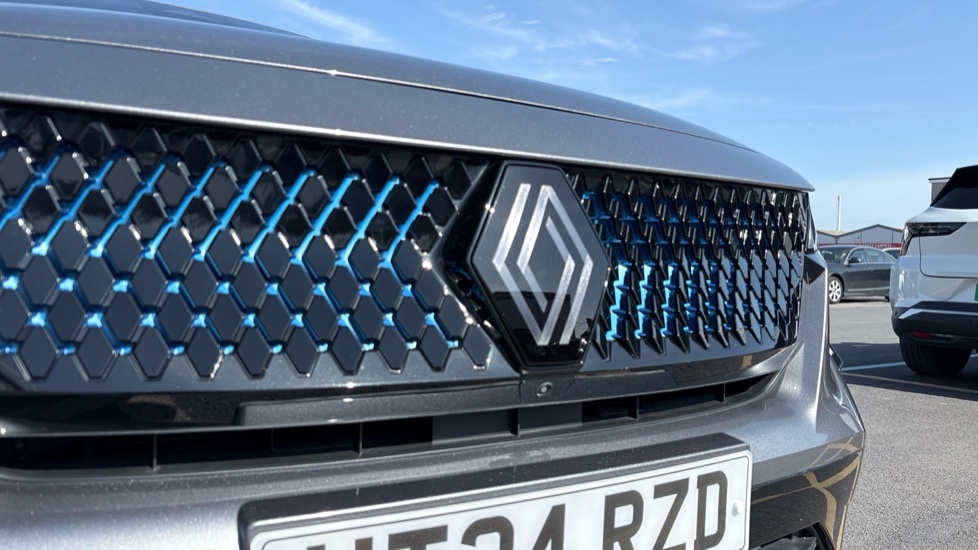 Renault Rafale E-Tech FHEV Iconic Esprit Alpine 5dr Auto 4C Hybrid Estate - Image 34