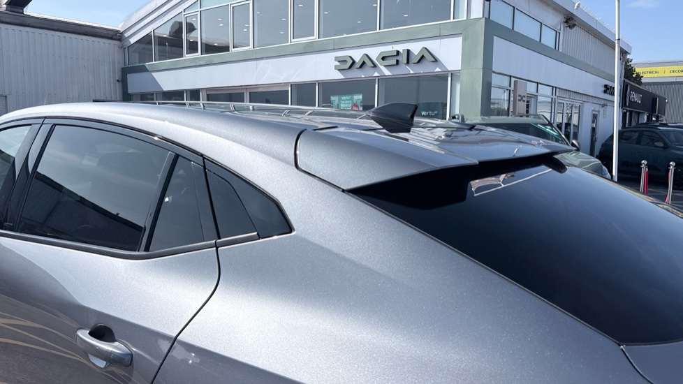 Renault Rafale E-Tech FHEV Iconic Esprit Alpine 5dr Auto 4C Hybrid Estate - Image 37