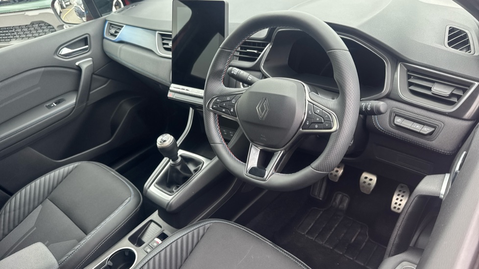 Renault Captur 1.2 TCE 115 Esprit Alpine 5dr Petrol Hatchback - Image 11