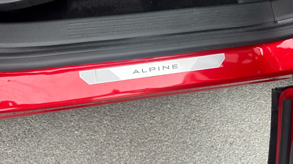 Renault Captur 1.2 TCE 115 Esprit Alpine 5dr Petrol Hatchback - Image 29