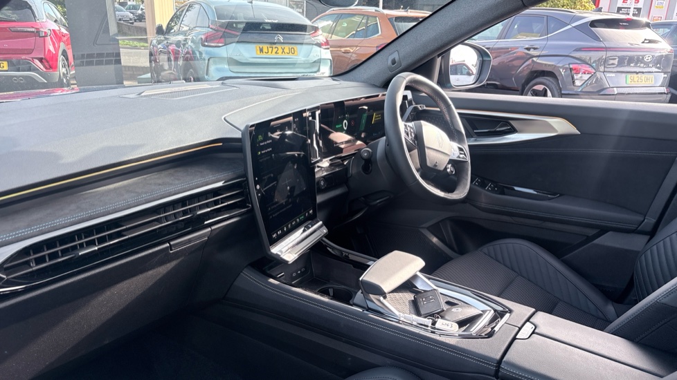 Renault Austral E-Tech Full Hybrid Iconic Esprit Alpine 5dr Auto Hybrid Estate - Image 9