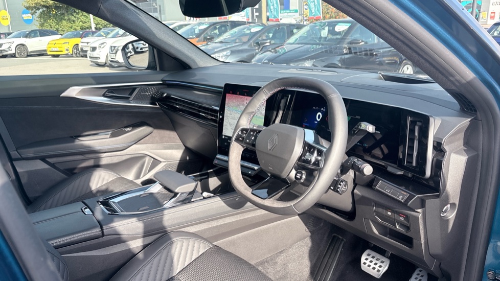 Renault Austral E-Tech Full Hybrid Iconic Esprit Alpine 5dr Auto Hybrid Estate - Image 11