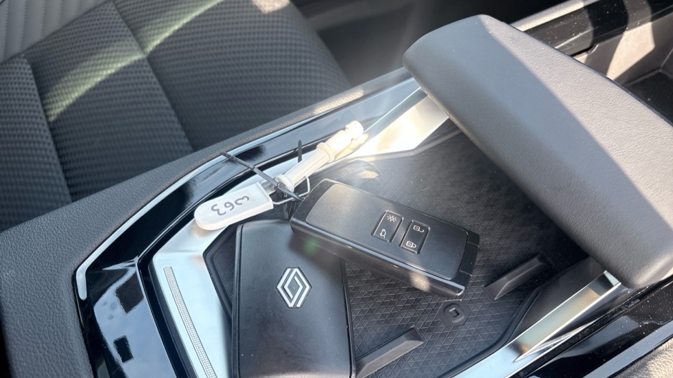 Renault Austral E-Tech Full Hybrid Iconic Esprit Alpine 5dr Auto Hybrid Estate - Image 19