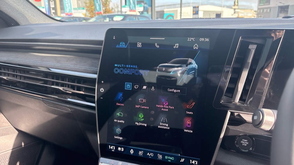 Renault Austral E-Tech Full Hybrid Iconic Esprit Alpine 5dr Auto Hybrid Estate - Image 21