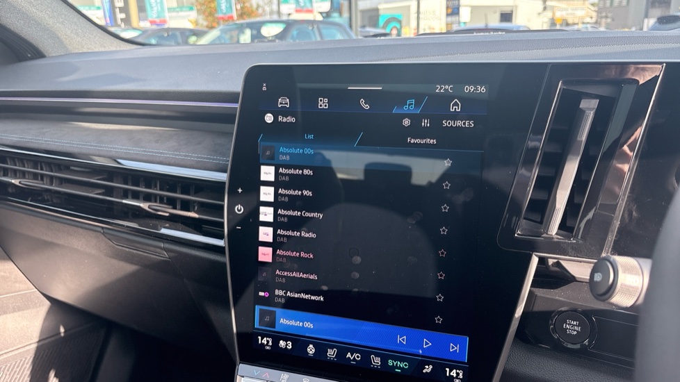 Renault Austral E-Tech Full Hybrid Iconic Esprit Alpine 5dr Auto Hybrid Estate - Image 24