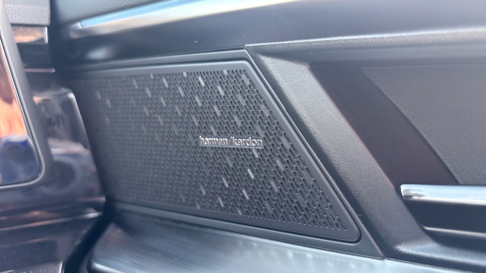 Renault Austral E-Tech Full Hybrid Iconic Esprit Alpine 5dr Auto Hybrid Estate - Image 30