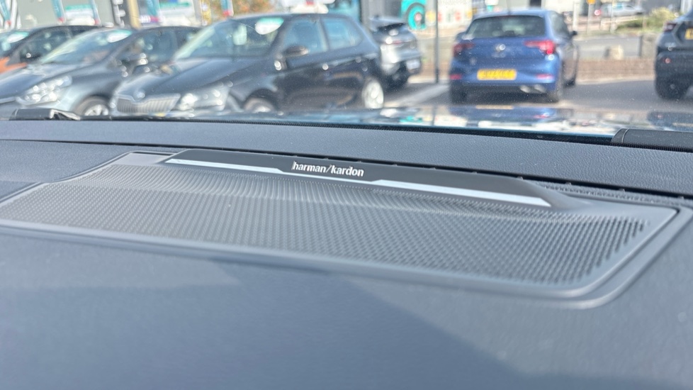 Renault Austral E-Tech Full Hybrid Iconic Esprit Alpine 5dr Auto Hybrid Estate - Image 31
