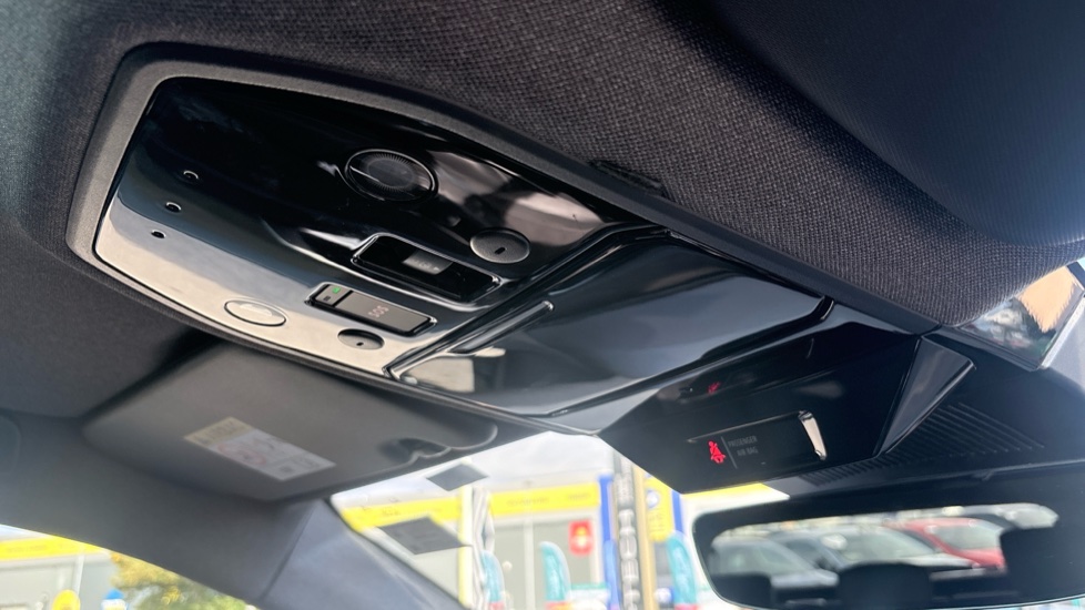 Renault Austral E-Tech Full Hybrid Iconic Esprit Alpine 5dr Auto Hybrid Estate - Image 32