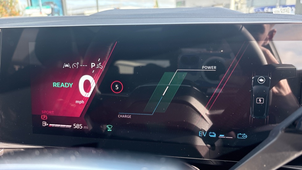 Renault Austral E-Tech Full Hybrid Iconic Esprit Alpine 5dr Auto Hybrid Estate - Image 40
