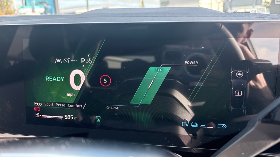 Renault Austral E-Tech Full Hybrid Iconic Esprit Alpine 5dr Auto Hybrid Estate - Image 42