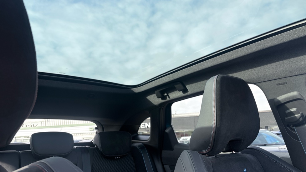 Renault Austral E-Tech Full Hybrid Iconic Esprit Alpine 5dr Auto Hybrid Estate - Image 45