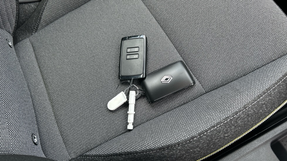 Renault Symbioz 1.8 E-Tech FHEV 160 Techno 5dr Auto Hybrid Estate - Image 20