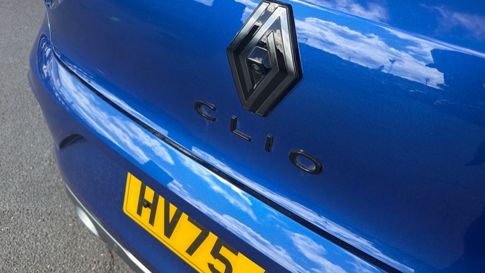 Renault Clio 1.0 TCe 90 Esprit Alpine 5dr Petrol Hatchback - Image 23