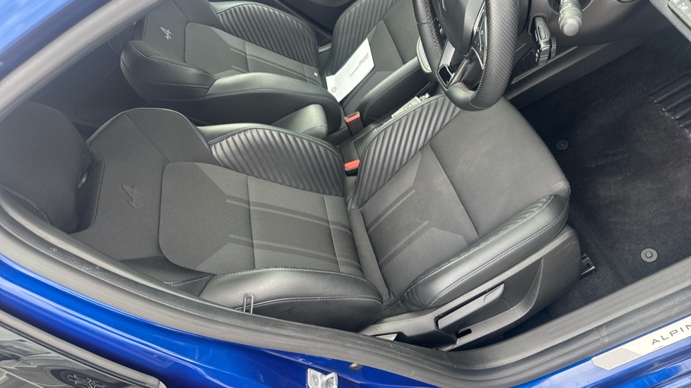 Renault Clio 1.0 TCe 90 Esprit Alpine 5dr Petrol Hatchback - Image 31