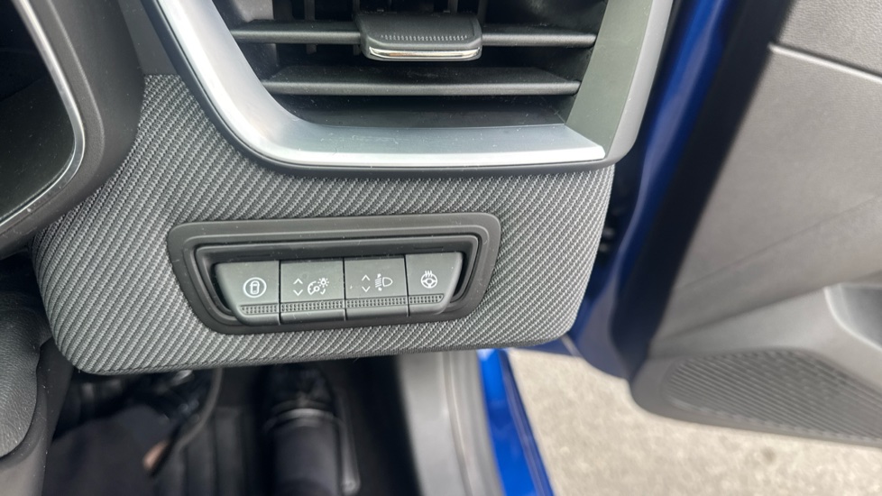 Renault Clio 1.0 TCe 90 Esprit Alpine 5dr Petrol Hatchback - Image 32